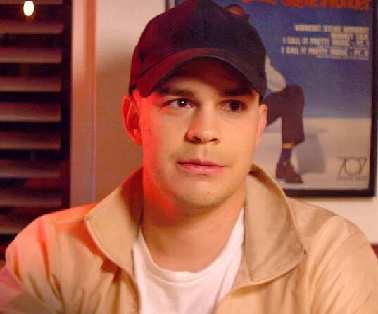 Johnny Simmons