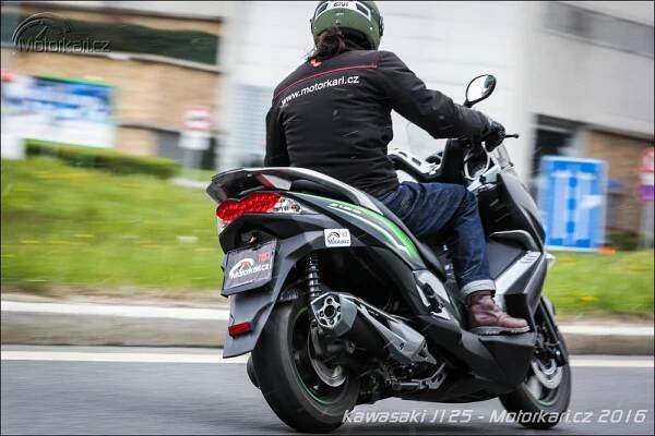 Kawasaki J125: Ninja pro autaře | Motorkáři.cz