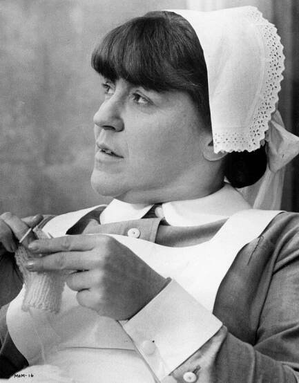 Mamka, chůva, synáček a holčička - Z filmu - Pat Heywood