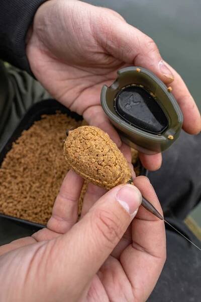 Korum Camo Method krmítko Small 20 g