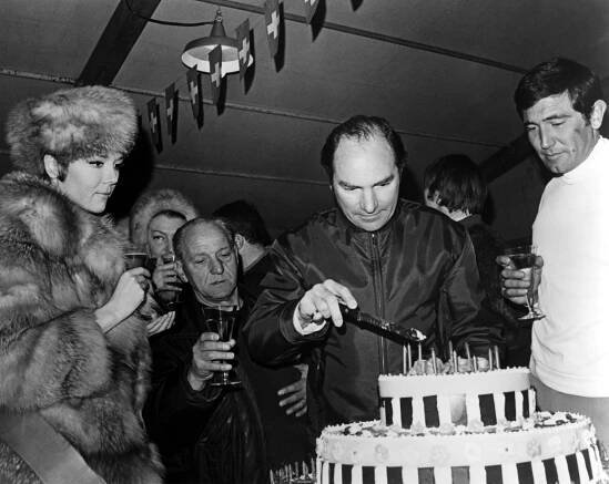 ON HER MAJESTY'S SECRET SERVICE, Diana Rigg, title sequence designer Maurice Binder, director Peter Hunt, George Lazenby, on set, 1969