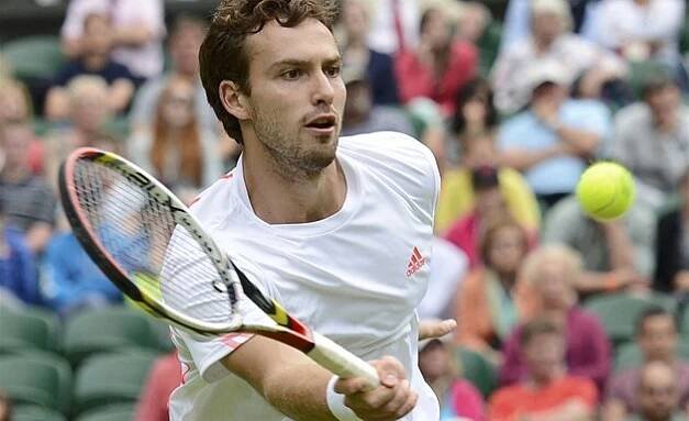 Skonči, radila mu matka. Svéráz Gulbis se zapřel - a zas vyhrává