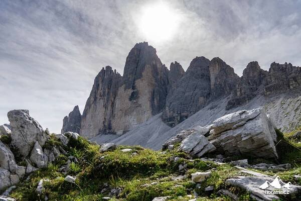 Ikonické dolomitské věže Tre Cime di Lavaredo ze všech světových stran | Horama