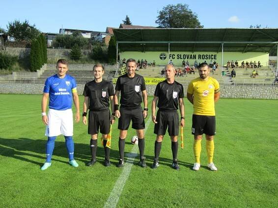 PODÍVEJTE SE: Měli jsme kopat penaltu, zlobil se trenér Dolního Benešova Melecký
