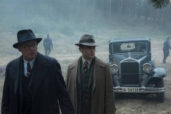 Babylon Berlín - Epizoda 1 - Z filmu - Matthias Brandt, Volker Bruch