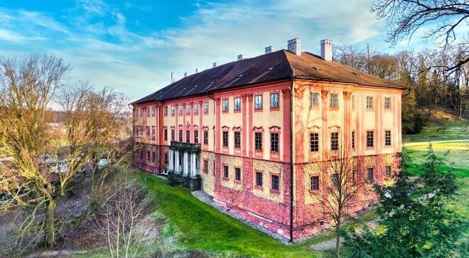 Prodej zámku 2812 m², (pozemek 186882 m²) – o’home reality
