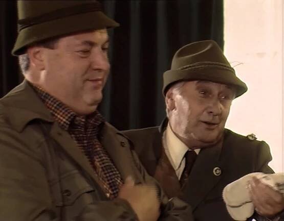 Bronislav Poloczek a Josef Langmiler v komedii Poslední leč Alfonse Karáska (1987, režie Zdeněk Podskalský)