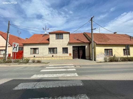 Prodej  rodinného domu 421 m², pozemek 922 m², Dlouhá, Pohořelice
