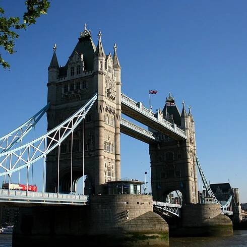 File:008SFEC TOWER BRIDGE-200705 (square).JPG - Wikimedia Commons
