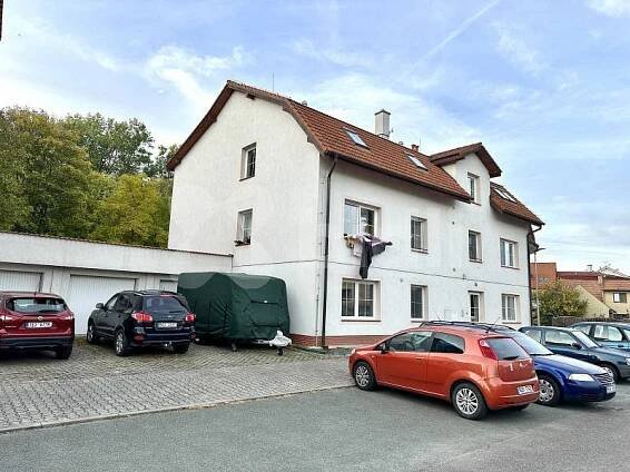 Pronájem podkrovního bytu 2+1 o velikosti 44 m2, ulice Staré náměstí, Slatiňany | Reality.iDNES.cz 