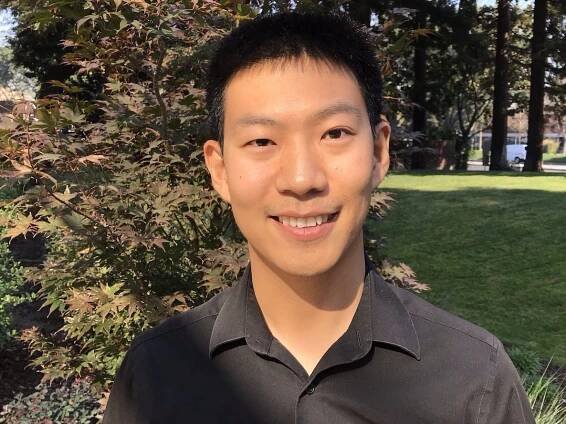 This Google engineer teaches his coworkers how to fly airplanes