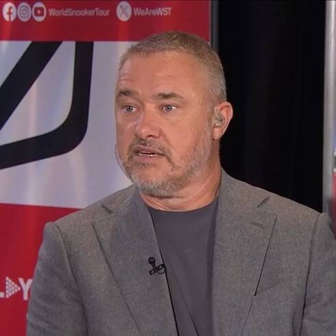 Stephen Hendry confesses to Steve Davis about 'humiliating' World Snooker Champs experience