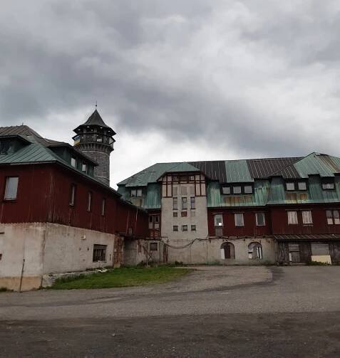 Horský hotel Klínovec s rozhlednou | Databáze domů s historií