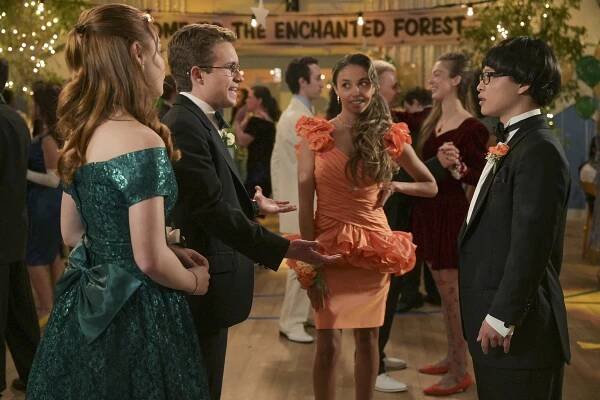 Sadie Stanley, Sean Giambrone, Sarah Kaufmann, Kenny Ridwan - Goldbergovi - Alligator Schwartz - Z filmu