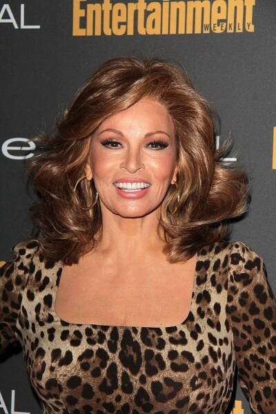 Sexsymbol 60. let Raquel Welch je i v třiasedmdesáti úžasná. Škoda jen té paruky