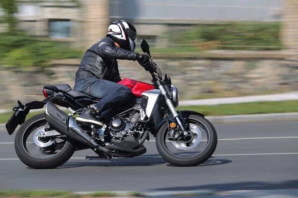 Test Honda CB125R a CB300R: Ristretto, či espresso?