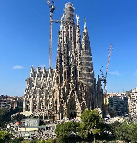 GAUDI'S NEST - Prices & Condominium Reviews (Barcelona, Catalonia)