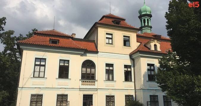 Do aukce o zámek Veleslavín se nikdo nepřihlásil