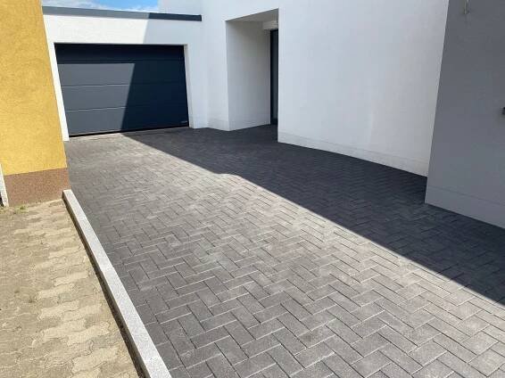 Leistungen von Schultz-Bau GmbH | Straßenbau, Gartenbau und Kanalbau.