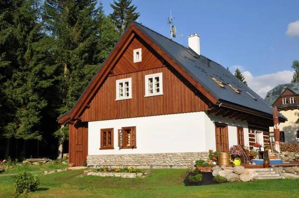 Rodinný dům Harrachov - Roubenky - Pila Novotný Jilemnice, stavební a truhlářské řezivo, dřevostavby