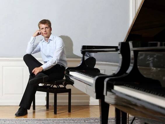 Klavírní recitál Marka Kozáka nahradí zrušený koncert Státní filharmonie Košice