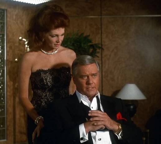 Zemřela milenka »Džejára« z Dallasu! Sexbombě 70. let Gayle Hunnicuttové bylo 80 let