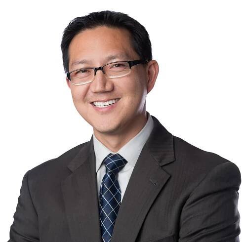 Retina Specialist & Vitreoretinal Surgeon