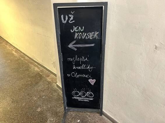 Nové bistro v Olomouci láká na plněné knedlíky. S výpečky i čokoládou uvnitř