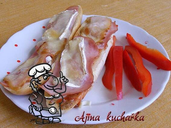 Ajina kuchařka -grilovaný nebo zapečený rohlík