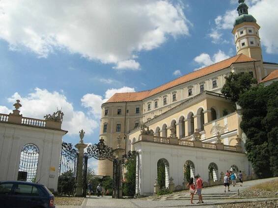 OREA WELLNESS HOTEL IRIS - Prices & Reviews (Pavlov, Czech Republic)
