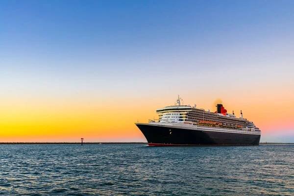 Výletní loď Cunard Line Queen Mary 2 stock fotka