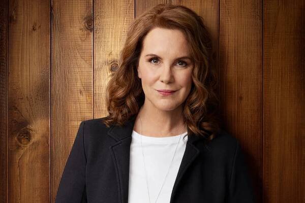 35 Facts About Elizabeth Perkins