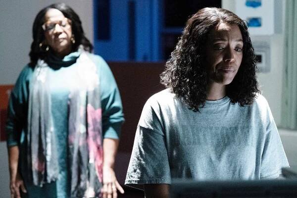 LaTanya Richardson Jackson as Caroline Lewis and Aisha Tyler as Dr. Tara Lewis in Criminal Minds: Evolution, episode 8, season 18