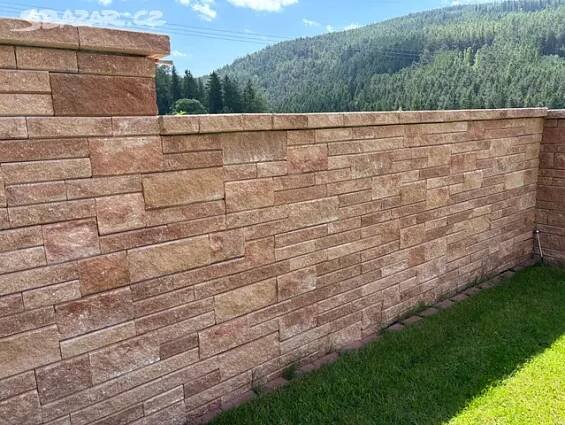 Betonové bloky na stavbu plotů a zdí