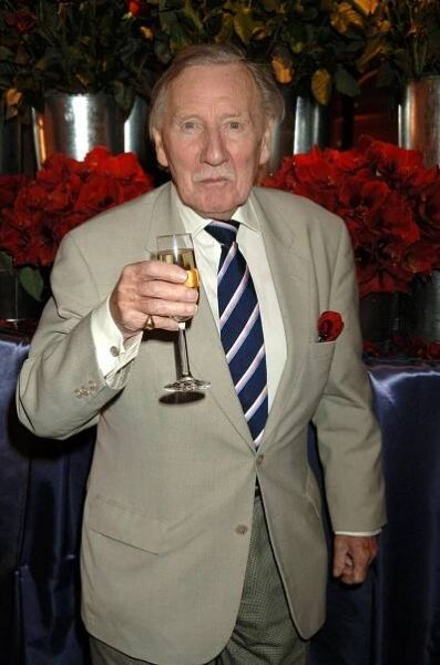 Hvězda Harryho Pottera zesnula: Leslie Phillips (†98) propůjčil hlas jednomu důležitému předmětu!