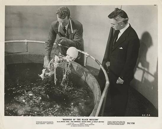 Graham Curnow, Michael Gough - Horrors of the Black Museum - Fotosky