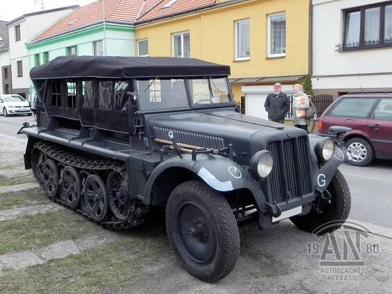 AUTOPLACHTY NEKVASIL – plachty a sedačky na historická vojenská vozidla