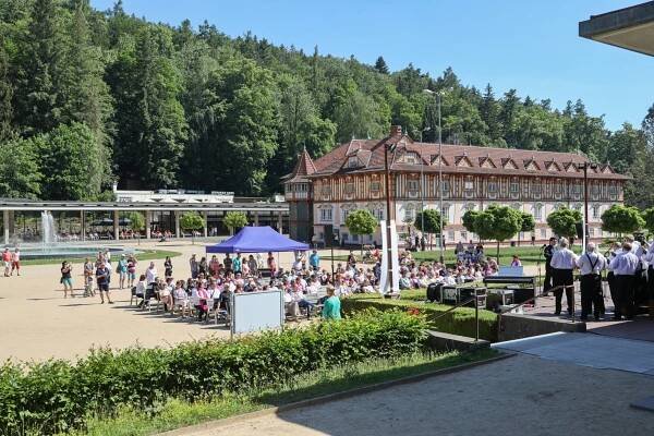 fotogalerie-luhacovice-slavily-svatek-sboroveho-zpevu - ZLIN.CZ