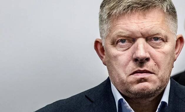Putin sílí, Rusko potřebujeme, píše Fico. Ukrajina už není schopna ofenzivy, míní