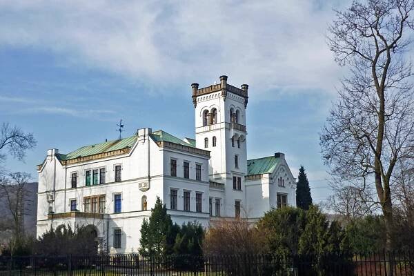 Soubor:SchlossTürmitz2.jpg – Wikipedie