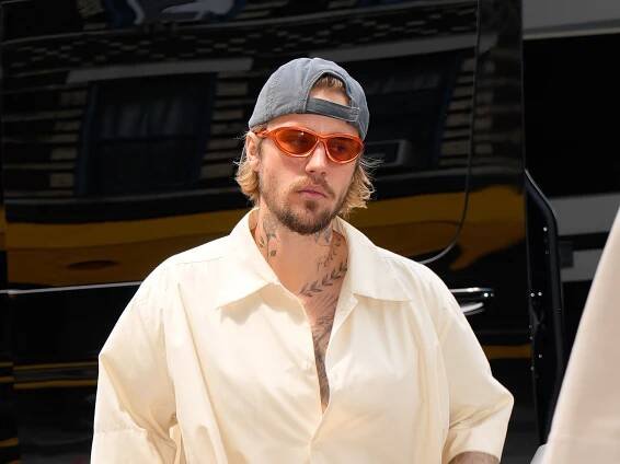 This weekend, Justin Bieber dropped a holy trinity of slouchy boy fits