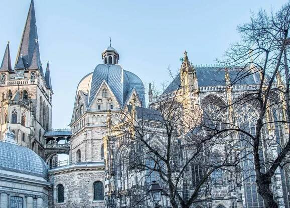 Aachen Kaiserdom: UNESCO-Welterbe und Krönungsstätte 