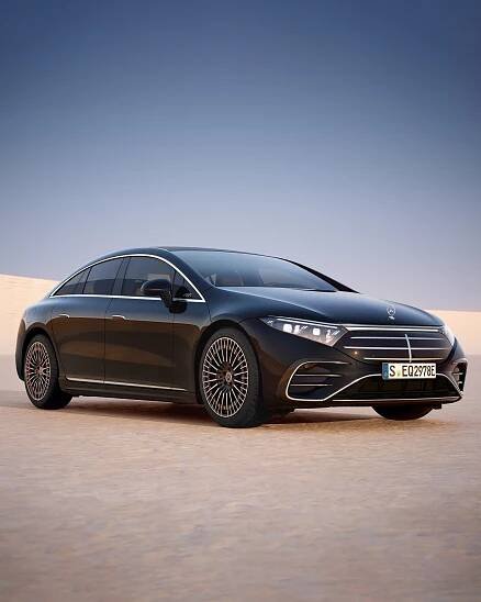 Mercedes vynovil elektrický sedan EQS. Má ešte lepší dojazd i dizajn - TECHBOX.sk