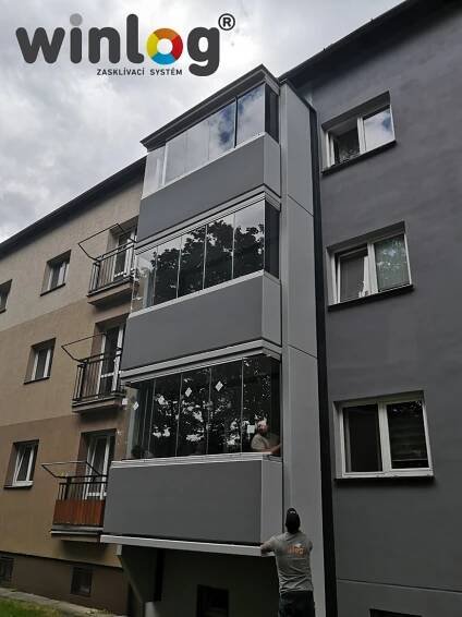 Winlog® otočný zasklení na prefabrikované lodžie na ul. Šponarová č. 4 v Ostravě - 2020