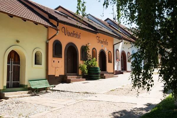 Vinařství Tomčala - Kobylí 893, Suchořádská zmola | MojeLahve.cz