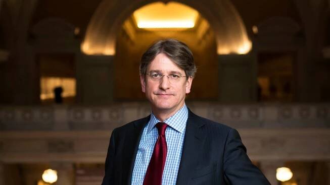 Metropolitan Museum’s Director Resigns Under Pressure