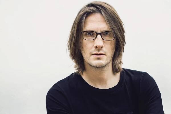 Steven Wilson Releases Futuristic Song 'Personal Shopper,' Announces New Album