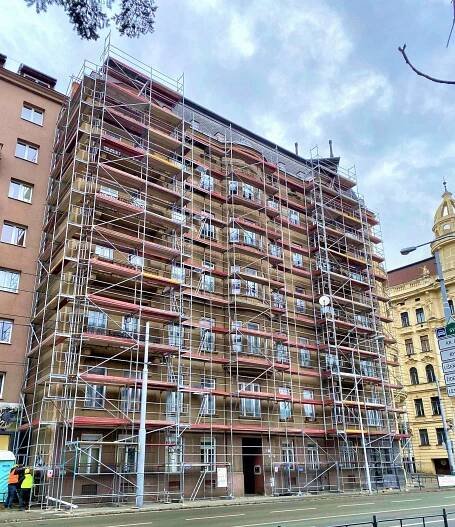 Půjčovna lešení, schodišťové věže, pojízdné věže.