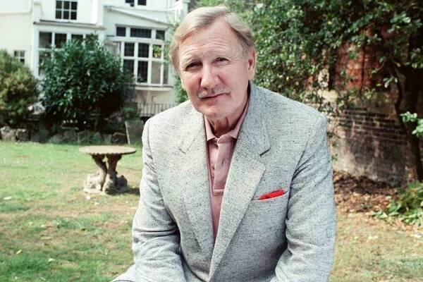 Harry Potter Star Leslie Phillips Dead at 98