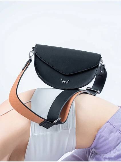 VUCH Binn Black